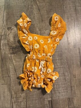 5/$15 Girls' Mustard Daisy Ruffle Romper - size 3 month